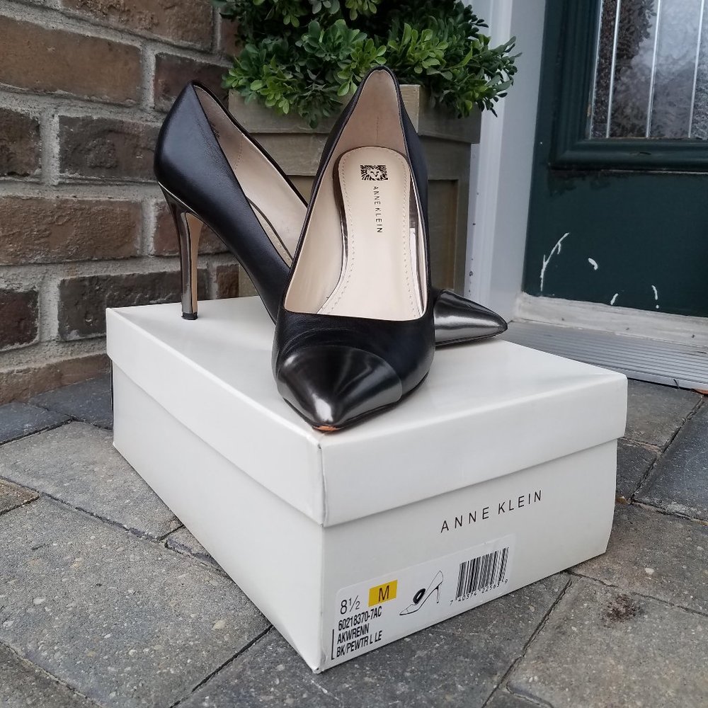 Anne Klein Black Pumps with Pewter heels & toes - Picture 2 of 9